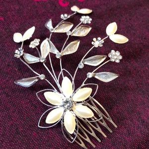 Floral wedding hair clip